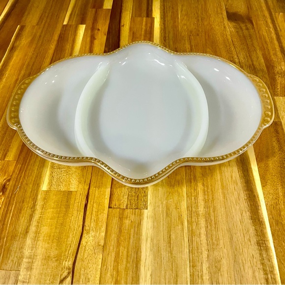 Anchor Hocking VTG Fire King Milk Glass Divided Serving Dish 50’s Gold Trim - Picture 2 of 8